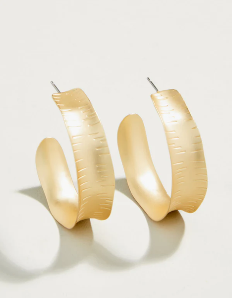 QUEENIE GOLD HOOP EARRINGS