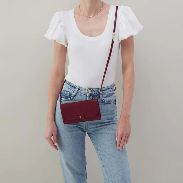 ROMY WALLET CROSSBODY - SADDLEBERRY