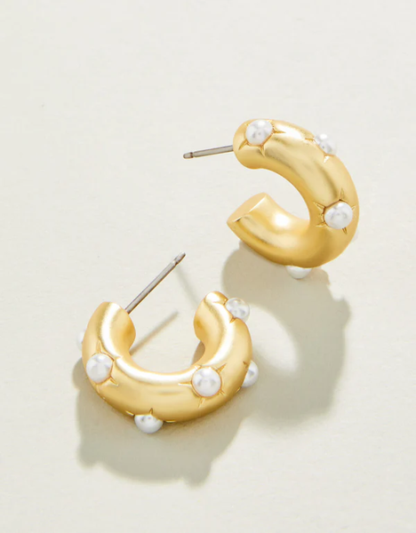 CHUBBY HOOP EARRINGS - PEARL