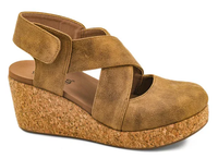 CASE CLOSED WEDGE - TAN