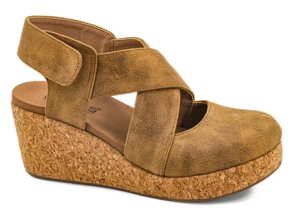 CASE CLOSED WEDGE - TAN